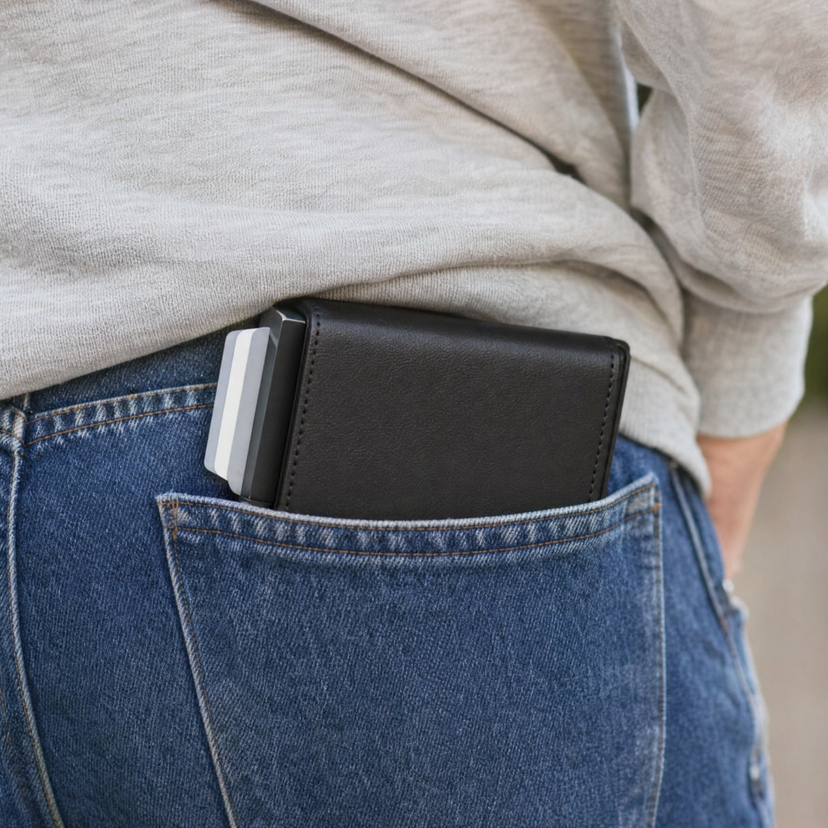 Averin Pop – Porte-cartes automatique